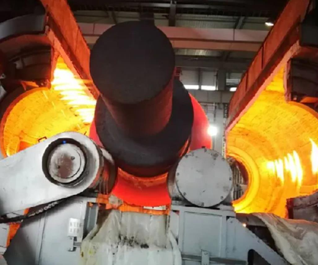 Mill rolls heat treatment